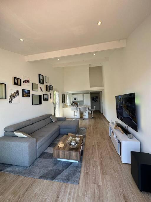 L'Atelier Marin Sur Le Port Des Marines Apartment Cogolin Luaran gambar