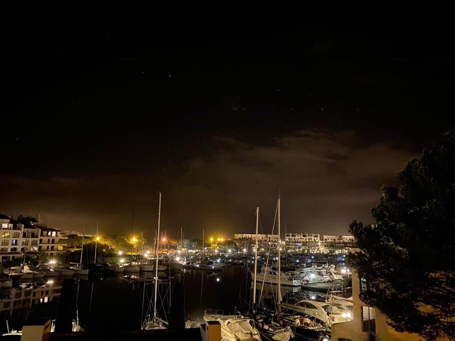 L'Atelier Marin Sur Le Port Des Marines Apartment Cogolin Luaran gambar