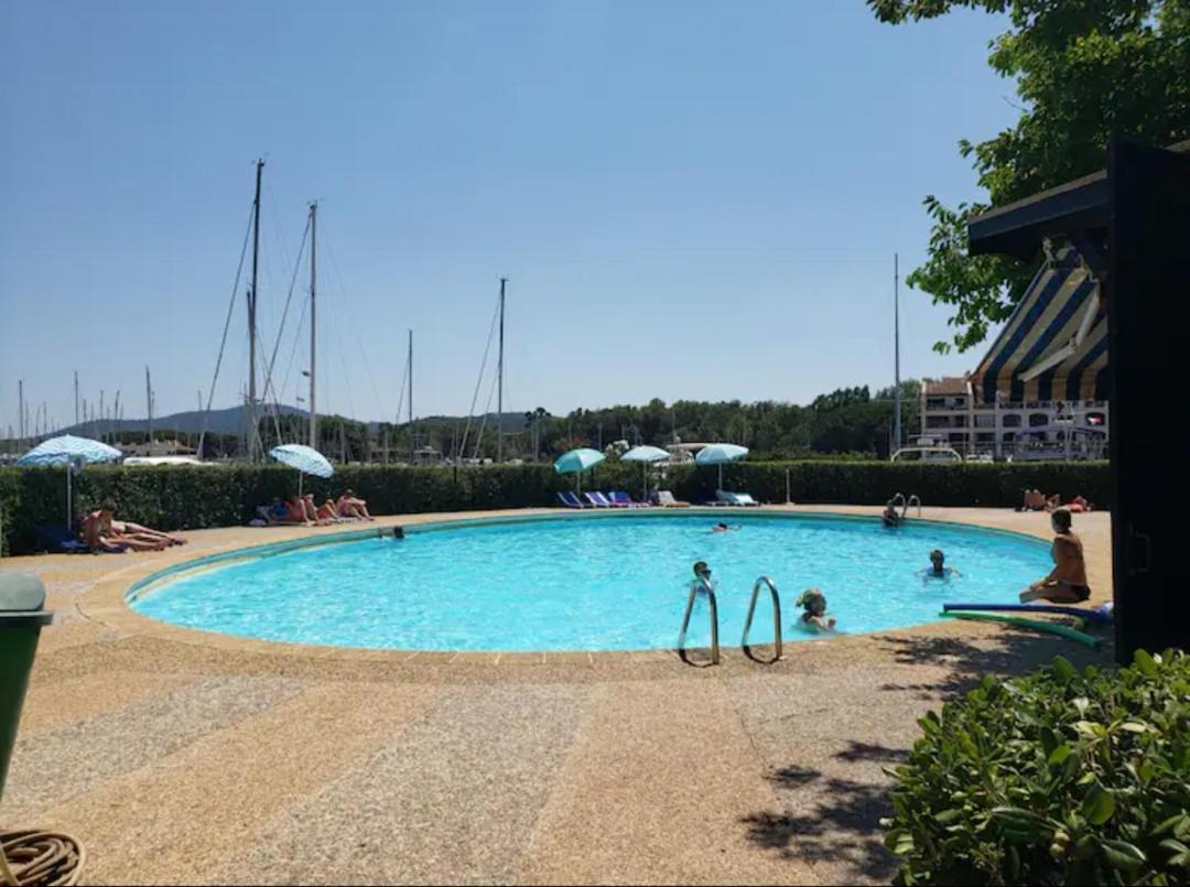 L'Atelier Marin Sur Le Port Des Marines Apartment Cogolin Luaran gambar
